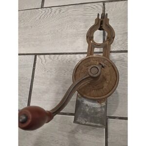 Antique Climax Food Grater Nut Grinder Cast Iron Hand Crank Table Mount Hamilton